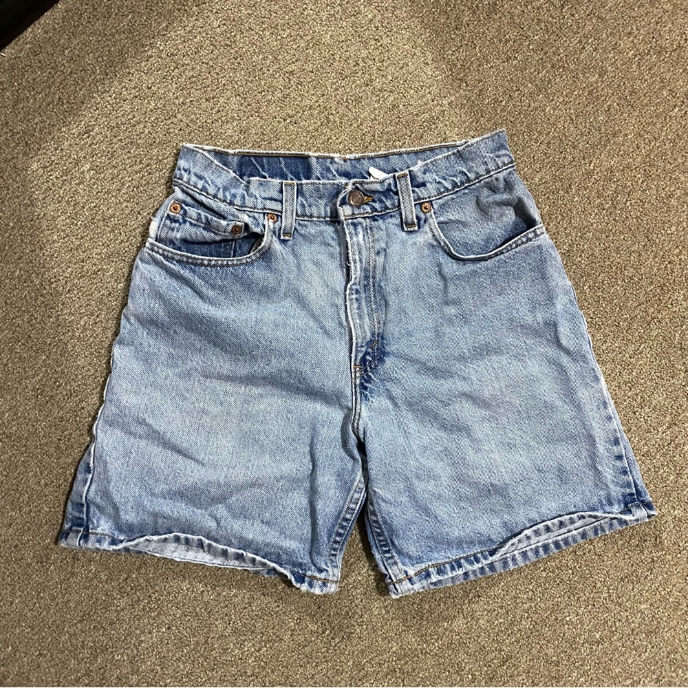 Vintage Levi’s 550 denim shorts